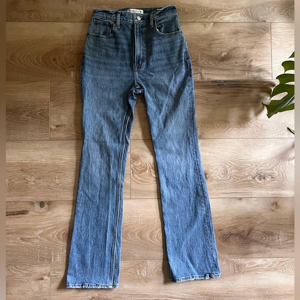 A&F the 70’s vintage flare ultra high rise
